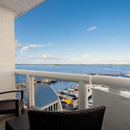 Doubletree By Hilton Grand Hotel Biscayne Bay Miami Exteriér fotografie