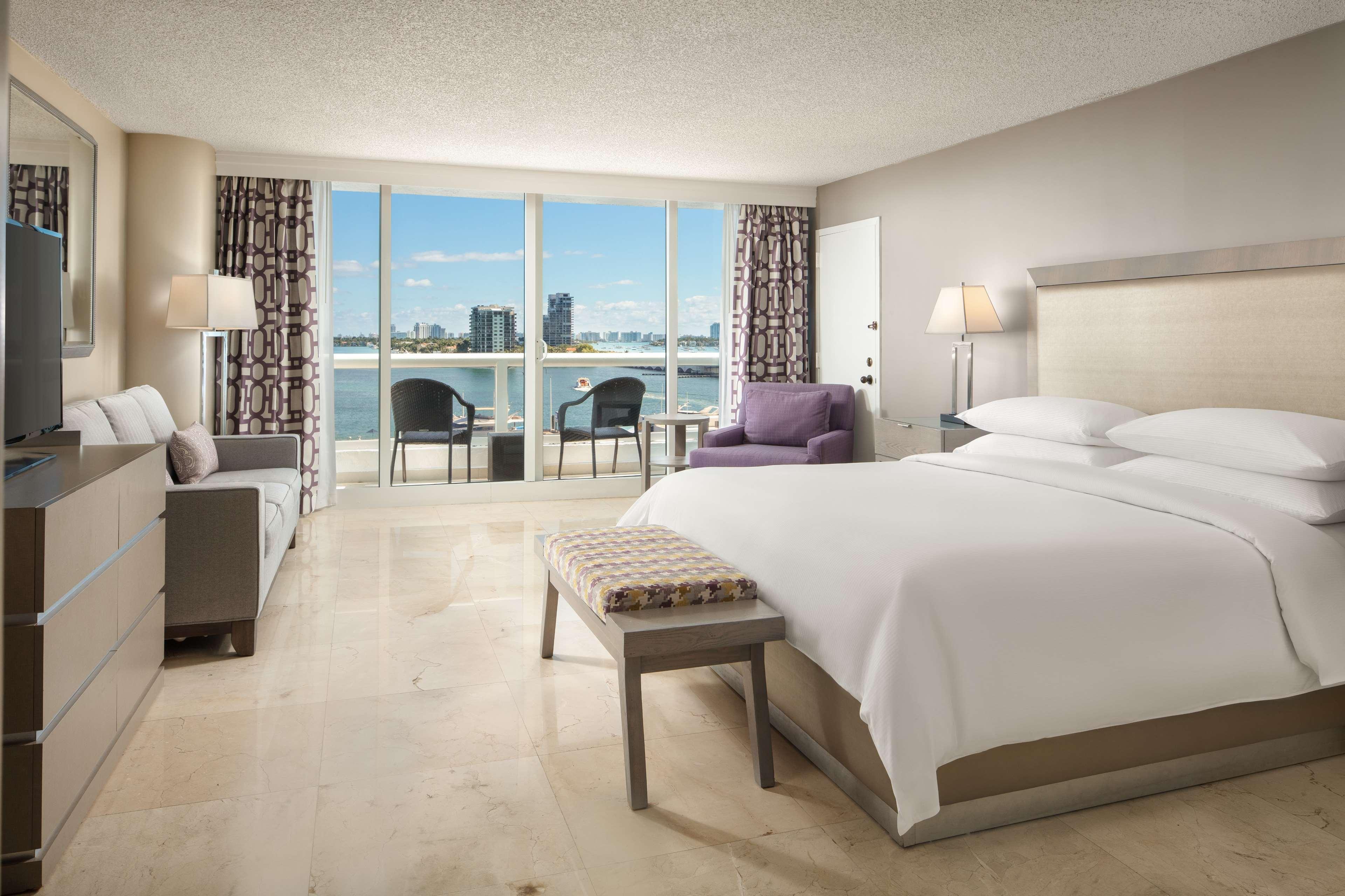 Doubletree By Hilton Grand Hotel Biscayne Bay Miami Exteriér fotografie