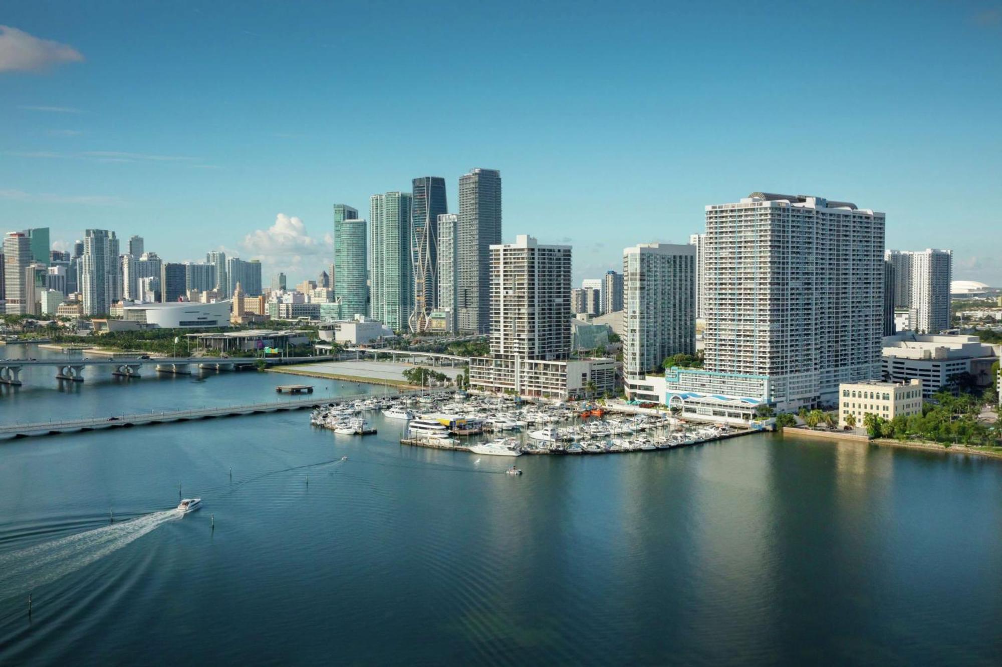 Doubletree By Hilton Grand Hotel Biscayne Bay Miami Exteriér fotografie