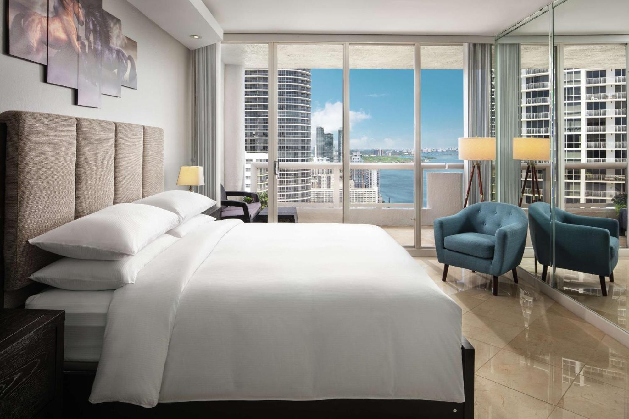 Doubletree By Hilton Grand Hotel Biscayne Bay Miami Exteriér fotografie
