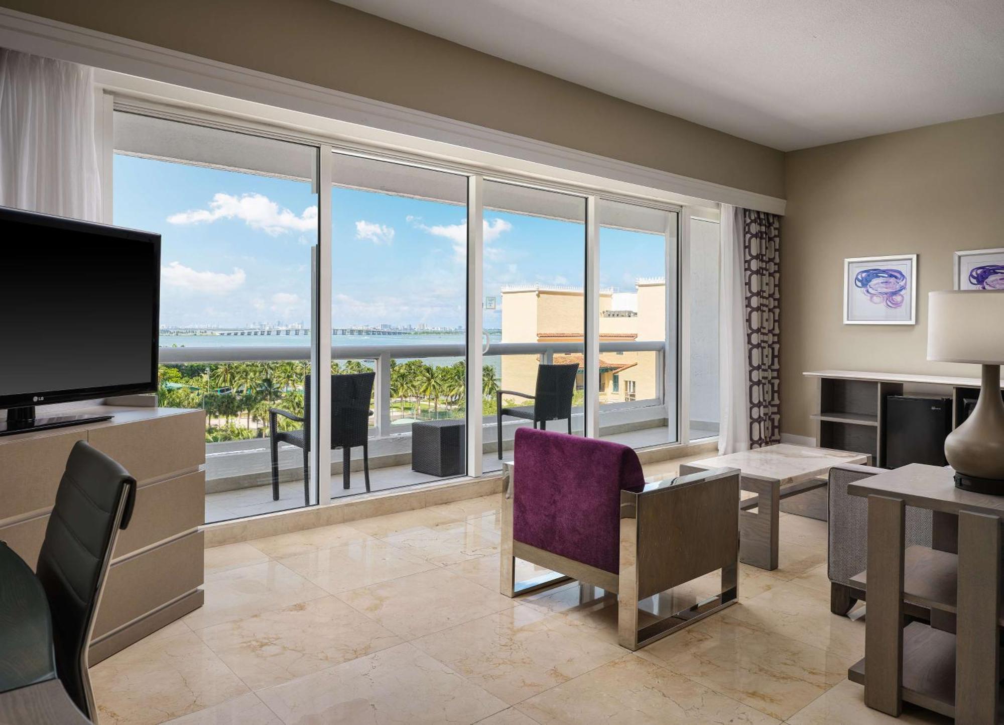 Doubletree By Hilton Grand Hotel Biscayne Bay Miami Exteriér fotografie