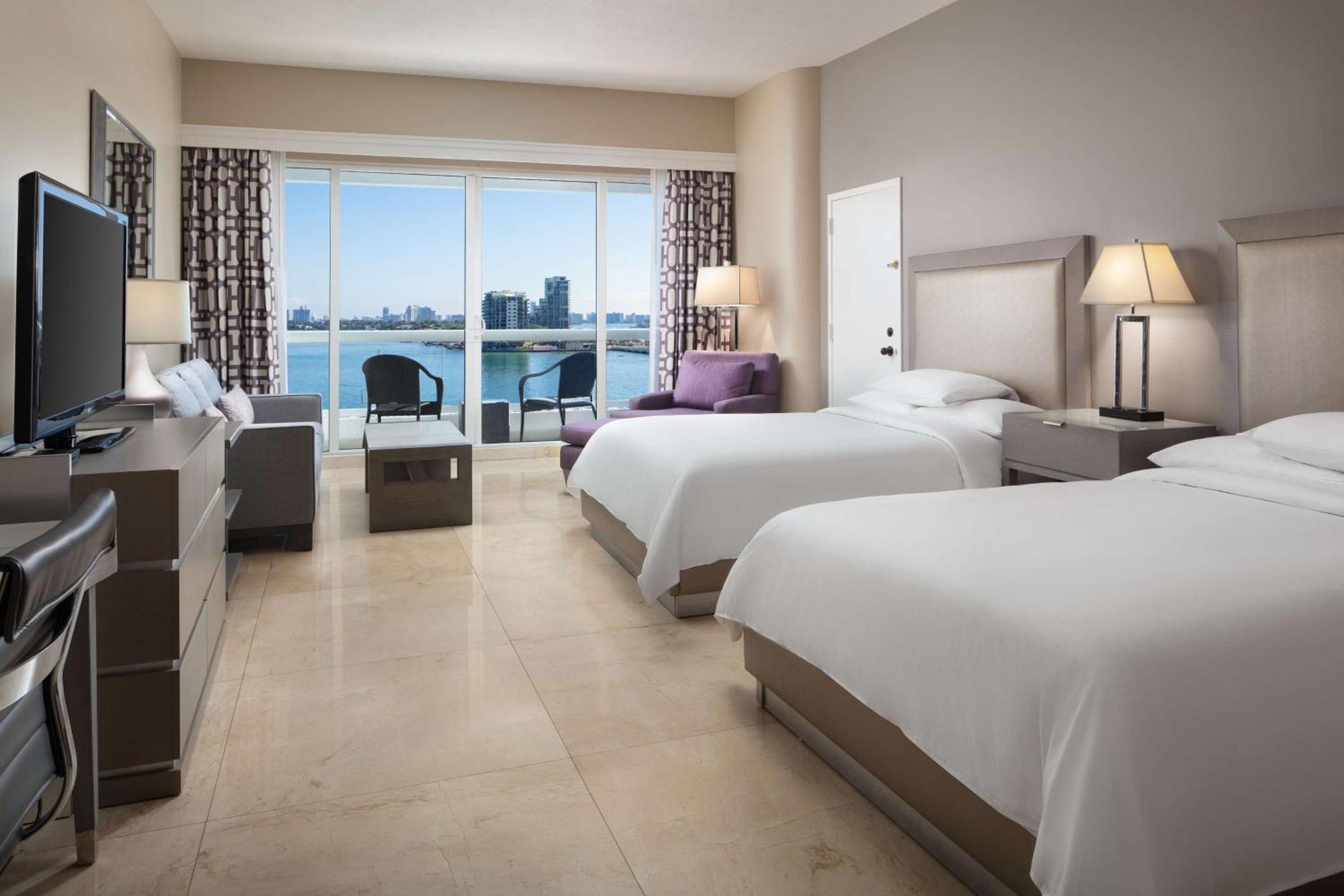 Doubletree By Hilton Grand Hotel Biscayne Bay Miami Exteriér fotografie