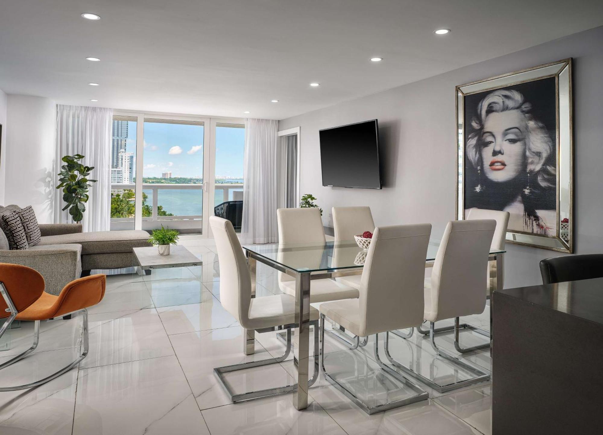 Doubletree By Hilton Grand Hotel Biscayne Bay Miami Exteriér fotografie
