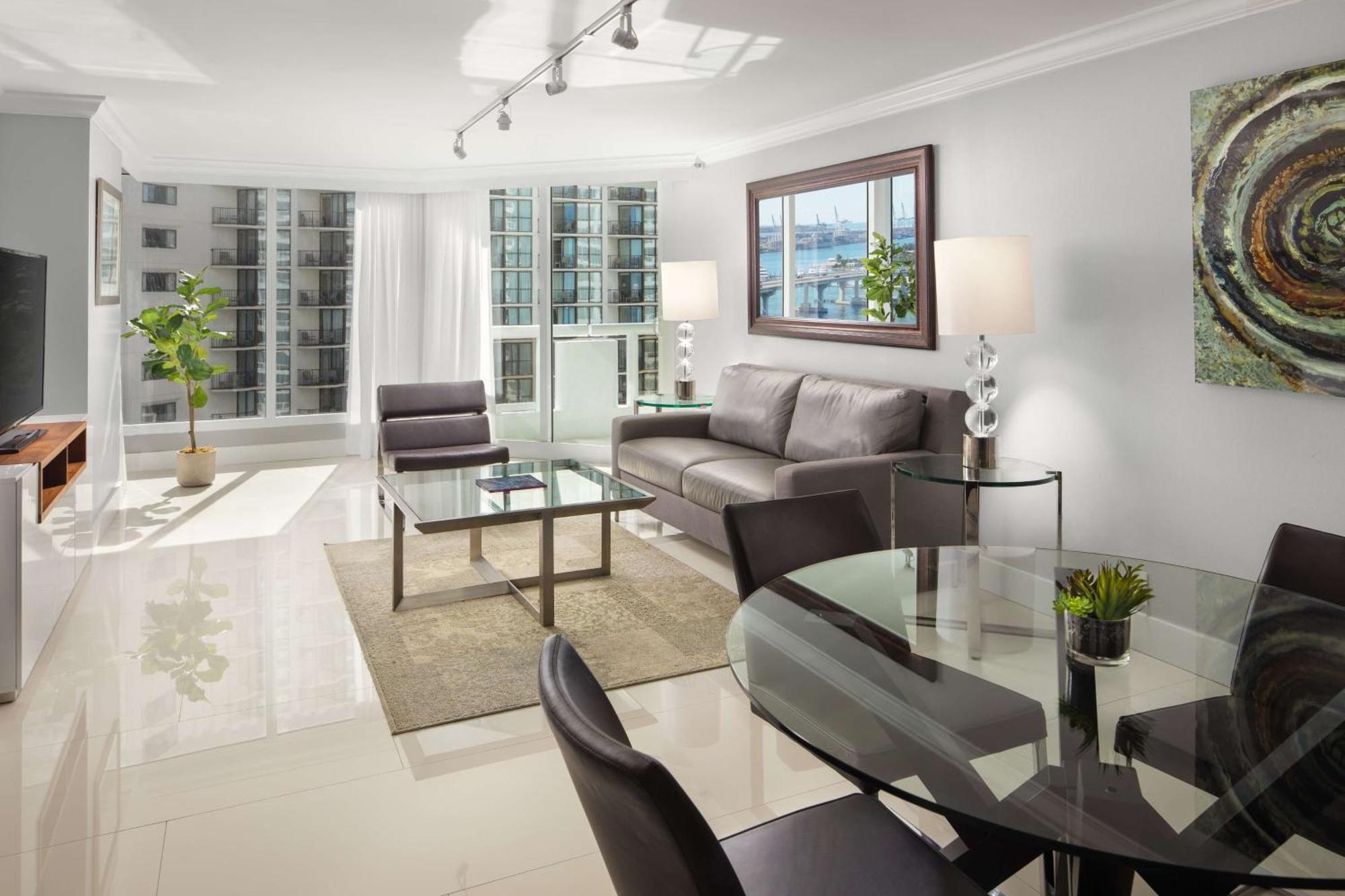 Doubletree By Hilton Grand Hotel Biscayne Bay Miami Exteriér fotografie