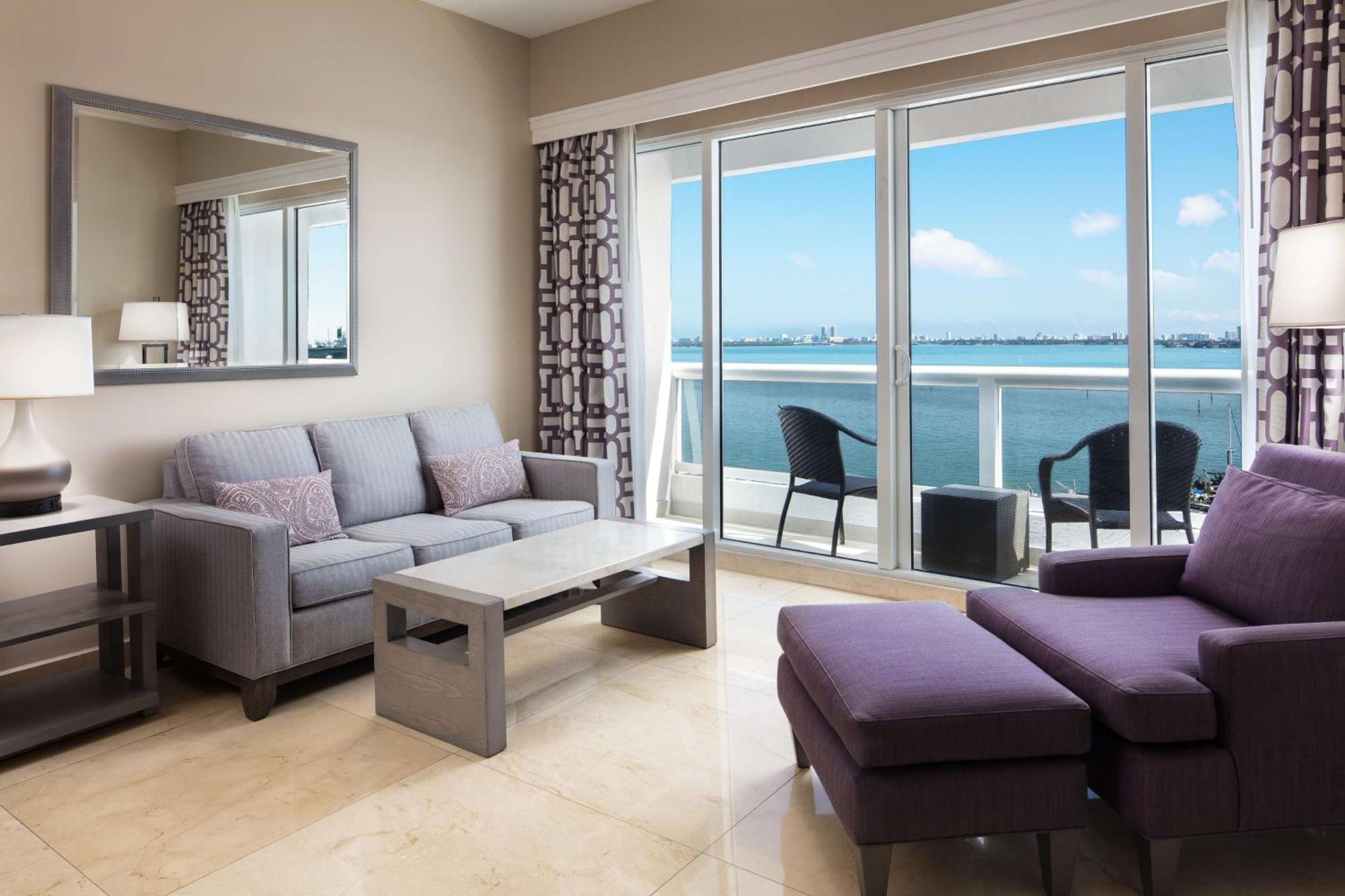 Doubletree By Hilton Grand Hotel Biscayne Bay Miami Exteriér fotografie