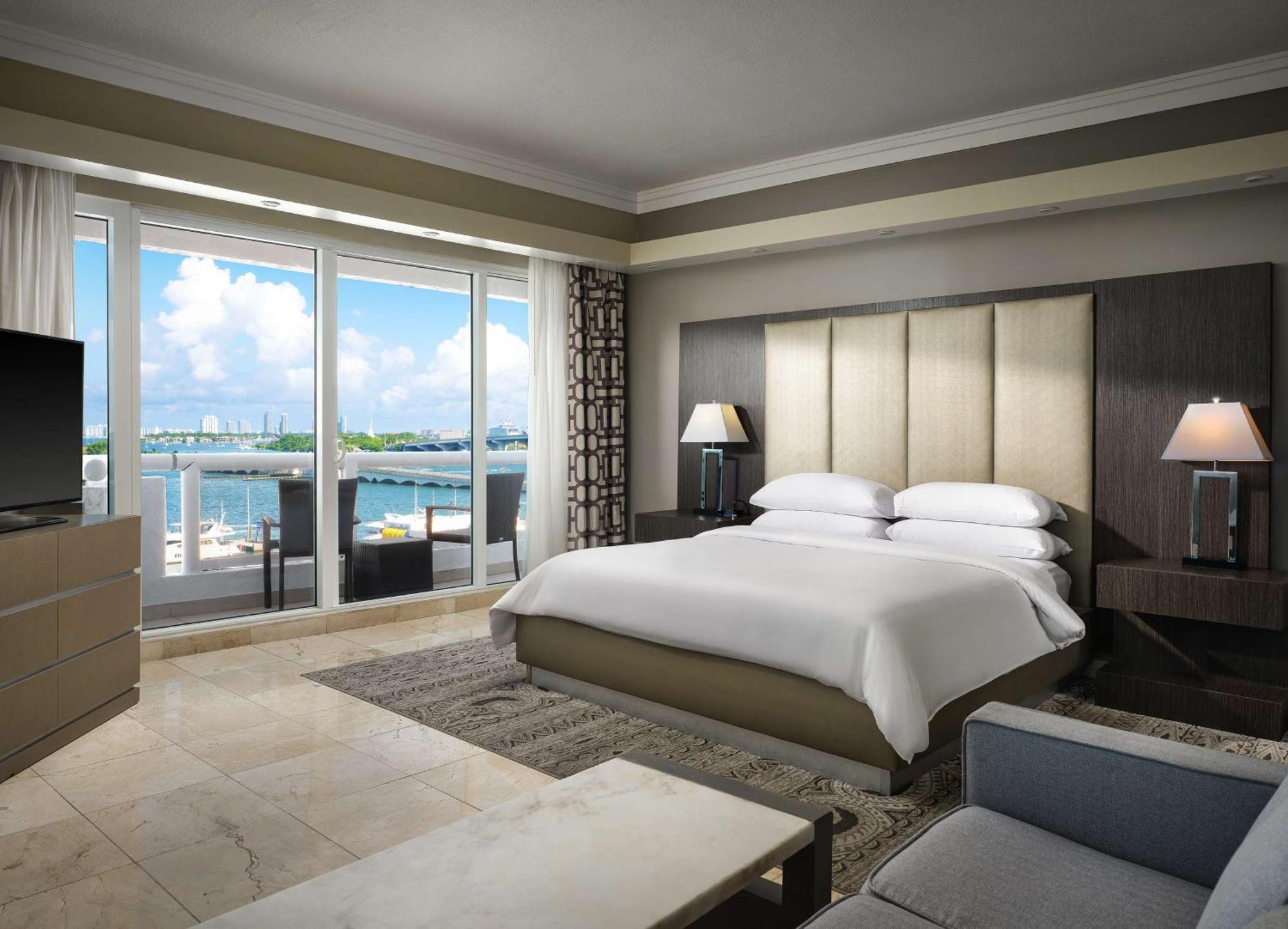 Doubletree By Hilton Grand Hotel Biscayne Bay Miami Exteriér fotografie
