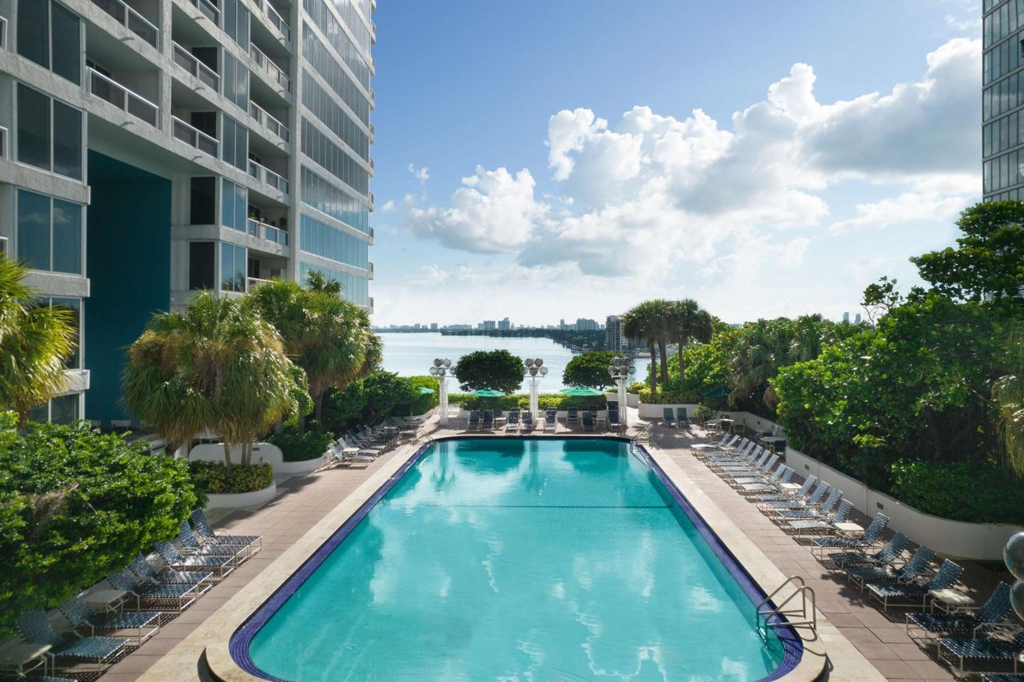 Doubletree By Hilton Grand Hotel Biscayne Bay Miami Exteriér fotografie
