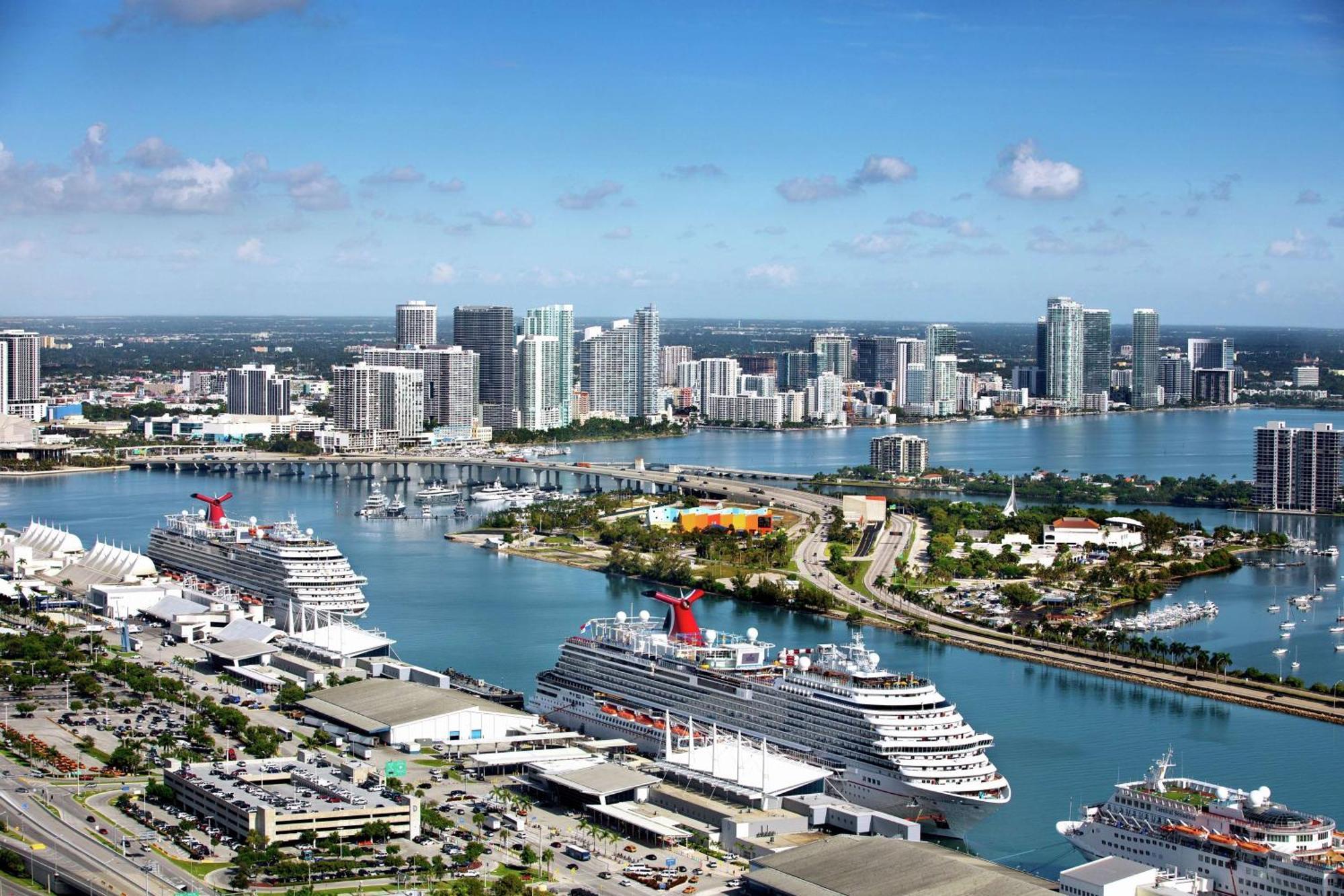 Doubletree By Hilton Grand Hotel Biscayne Bay Miami Exteriér fotografie